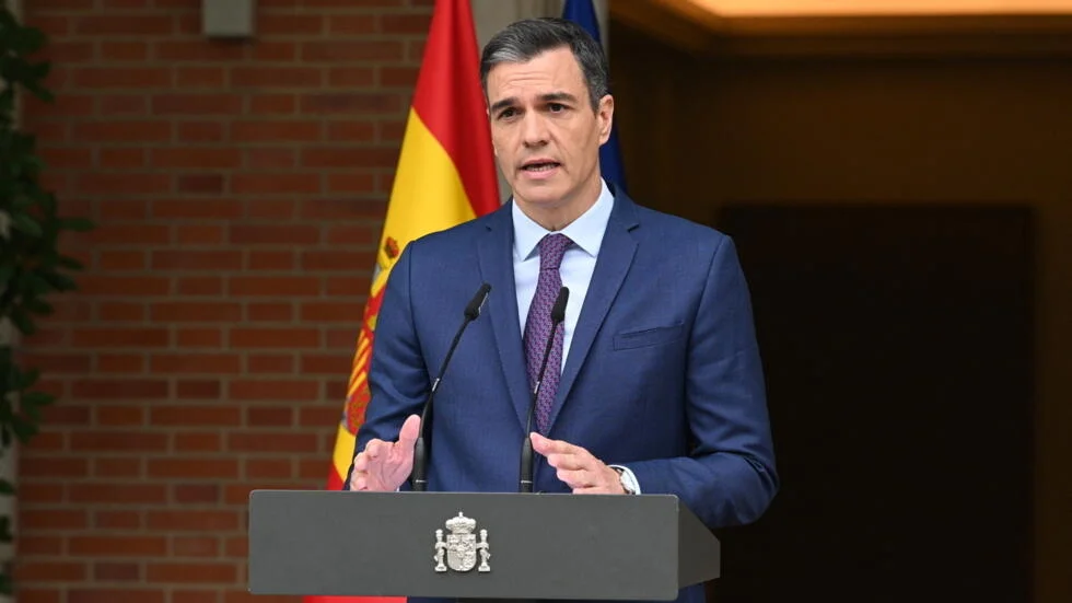 رئيس الحكومة الإسبانية وزيراً جديداً للاقتصاد