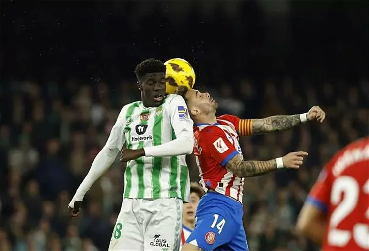 ريال بيتيس يتعادل مع ضيفه جيرونا (1-1)