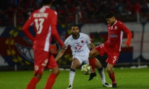 فريق أولمبيك آسفي يفوز على ضيفه الوداد الرياضي (2-1)