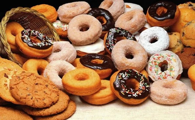 كيف تسيطر على الرغبة الشديدة في تناول الطعام خلال الأعياد؟