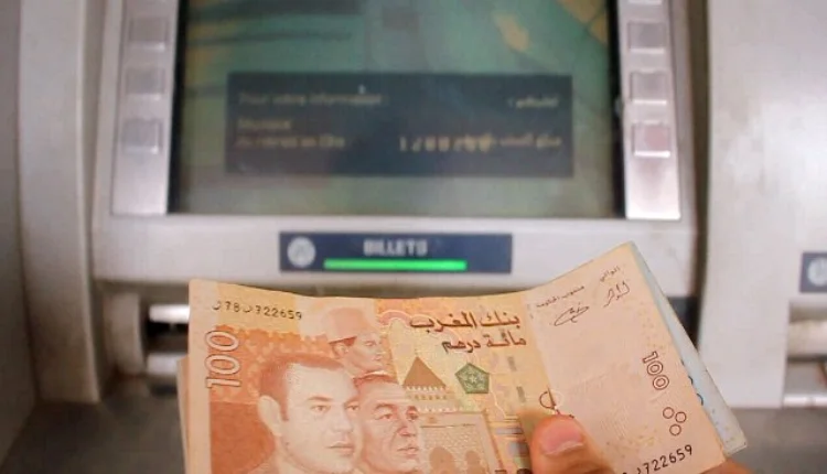 مستخدم بنكي يختلس 126 مليونا