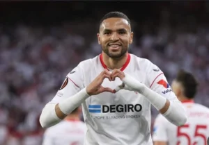 يوسف النصيري يُلمح المغادرته إشبيلية بعد الإقصاء