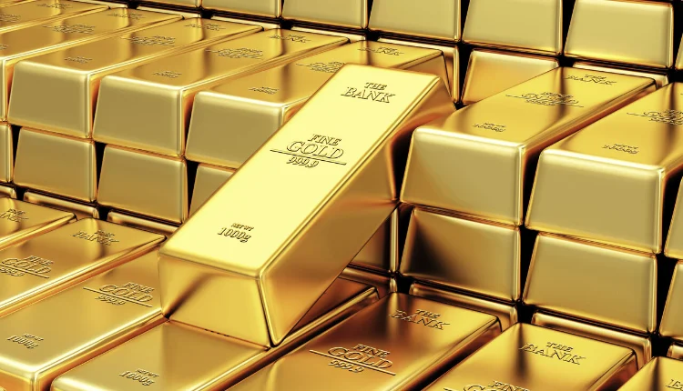 أسعار الذهب تنخفض لليوم الثاني على التوالي مع ارتفاع الدولار