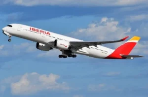 إسبانيا: إضراب يعطل 400 رحلة جوية لشركة إيبيريا