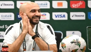 الركراكي يجيب بقوة على إدعاءات الصحافة الجزائرية