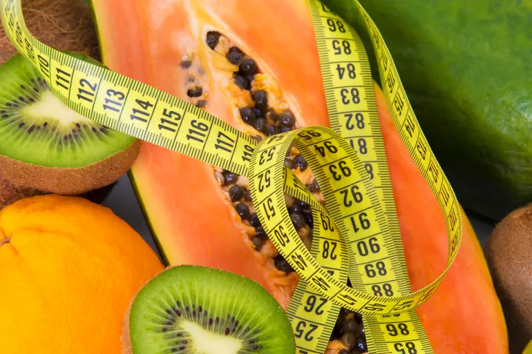 فاكهة غنية بالألياف تساعد على إنقاص الوزن