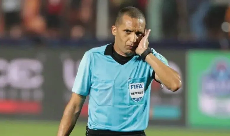 كأس الأمم الإفريقية.. صافرة مغربية لقيادة مباراة قمة ثمن نهائي