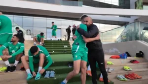 وليد الركركي رفقة اللاعبين