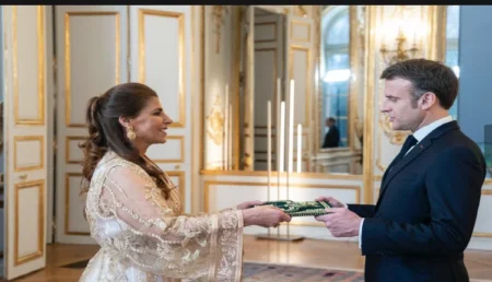 سفيرة جلالة الملك بباريس تقدم أوراق اعتمادها لرئيس الجمهورية الفرنسية