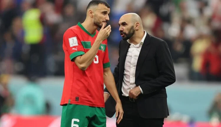 رومان سايس يحمل رسالة لوليد الركراكي