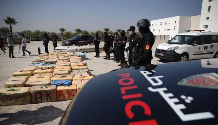 القنيطرة.. إحباط محاولة تهريب طنين و 145 كيلوغراما من مخدر الشيرا