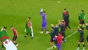 شاهد صور لاعبي إتحاد العاصمة الجزائري عند خروجهم من مطار وجدة - أنجاد