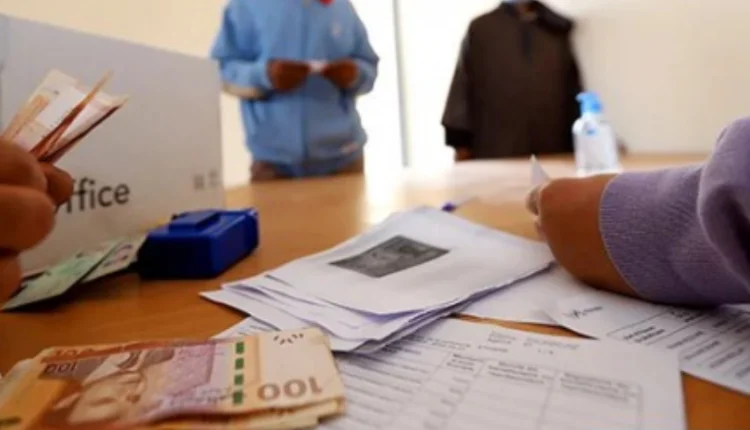 الحكومة توضح سبب إيقاف استفادة بعض الأسر من الدعم الاجتماعي