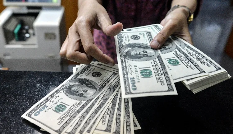 ارتفاع الدولار قبيل صدور بيانات اقتصادية أمريكية حول التضخم