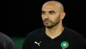 وليد الركراكي يستعد لإعادة لاعب "مونديالي" للمنتخب المغربي