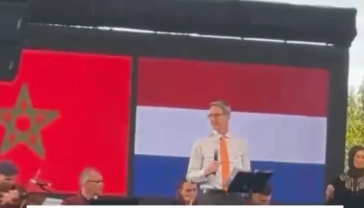 بالفيديو.. سفير هولندا لدى المغرب يغني أمام الجميع "الزين لي عطاك الله"