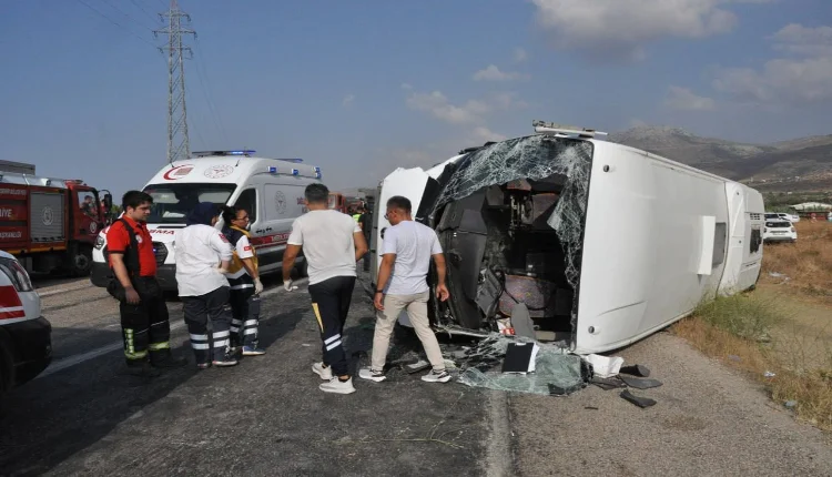 تركيا.. قتيلان و35 جريحا في حادث اصطدام حافلتين