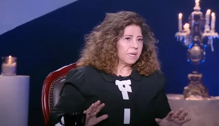 ليلى عبد اللطيف تثير الجدل بتوقع تدمع له العين ـ فيديو ـ