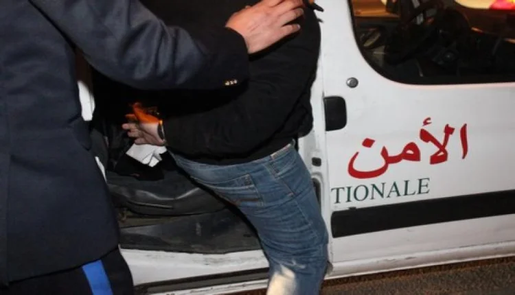 اعتقال 40 شخصا ظهروا في شريط فيديو يحملون أسلحة بيضاء