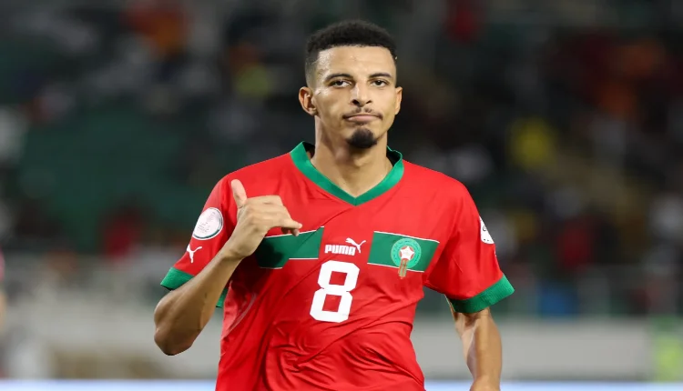 عز الدين أوناحي.. فريق جديد ينضم إلى سباق التعاقد مع اللاعب