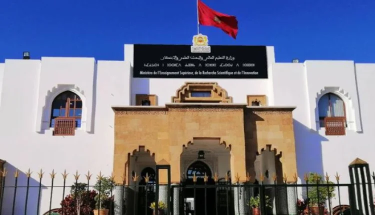 الأساتذة الجامعيون يتوعدون وزارة التعليم العالي بدخول جامعي ساخن