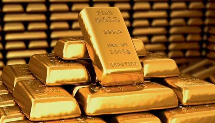 انخفاض أسعار الذهب بعد تسجيله أعلى مستوى في أكثر من أسبوع