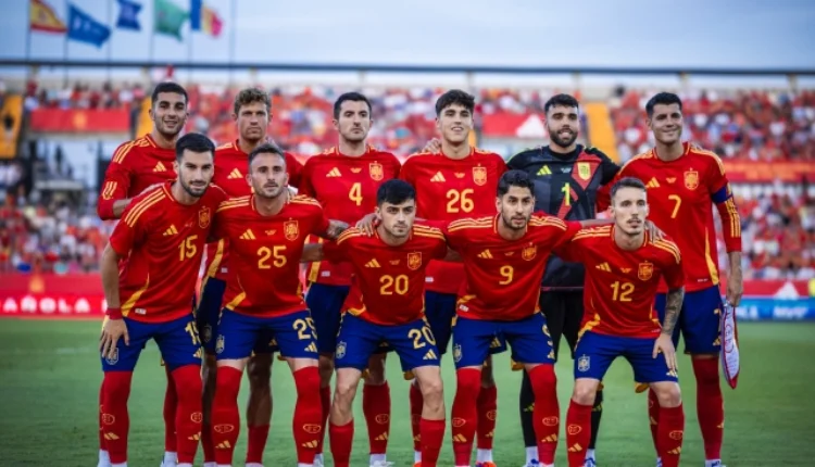 إيقاف لاعب من إسبانيا بسبب "جبل طارق"