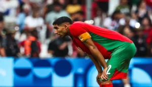 أشرف حكيمي مهدد بعقوبة قبل مواجهة المنتخب المصري