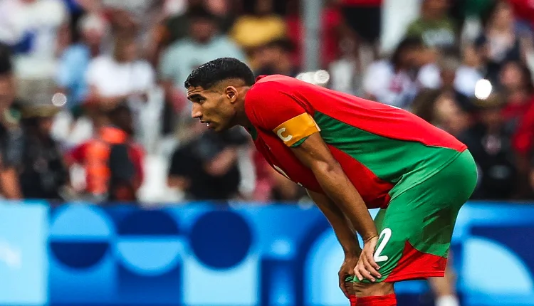 أشرف حكيمي مهدد بعقوبة قبل مواجهة المنتخب المصري