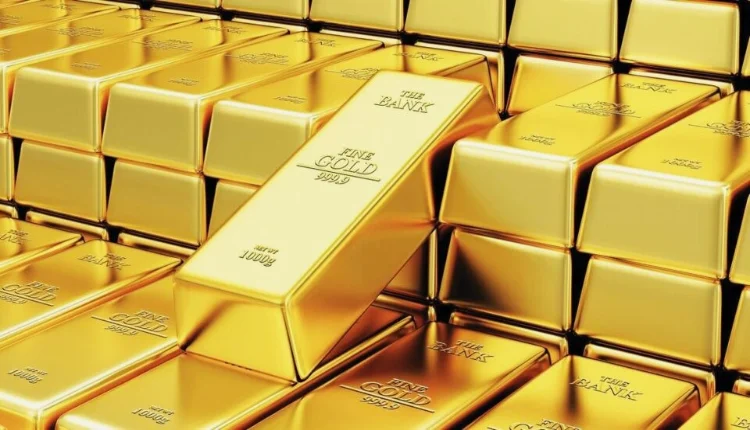 الذهب يتراجع عن أعلى مستوياته وسط ترقب مؤشرات حول الفائدة الأمريكية