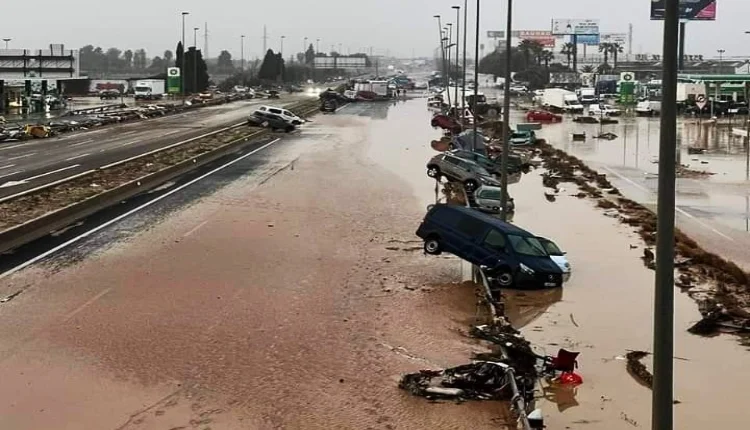 فيضانات إسبانيا.. ارتفاع عدد القتلى إلى 62 على الأقل (خدمات الطوارئ)