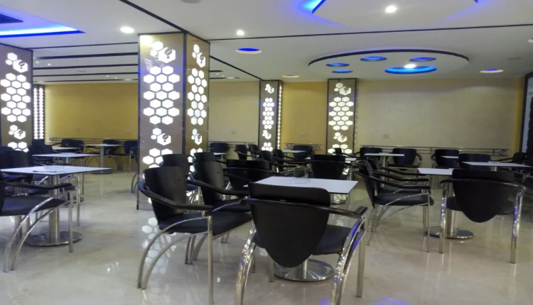 أرباب المقاهي والمطاعم يحتجون