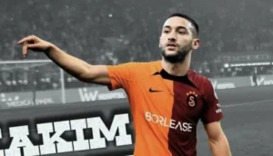 حكيم زياش يحقق فوزا في الدوري التركي ويتلقى إنذارا