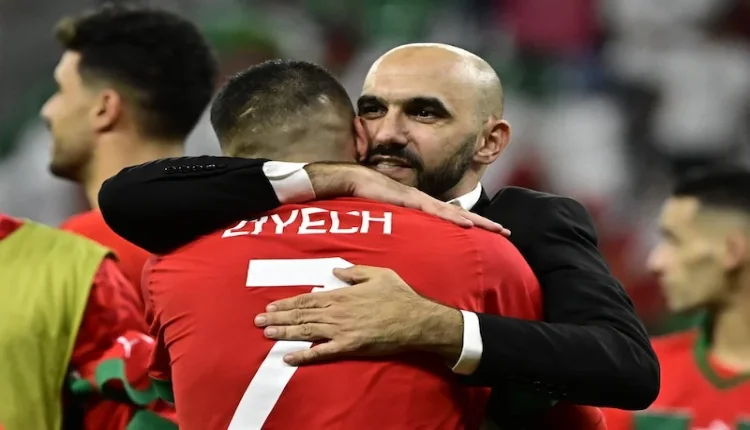 وليد الركراكي يسعى لحل أزمة حكيم زياش قبل كأس أفريقيا