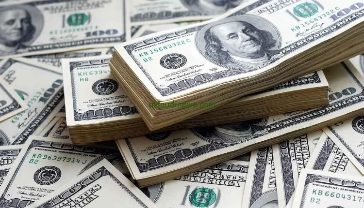 الدولار يحافظ على مكاسبه وسط تركيز على خطط التحفيز الصينية