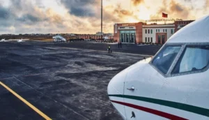 شركة طيران عالمية تنزل لأول مرة في مدينة بالصحراء المغربية