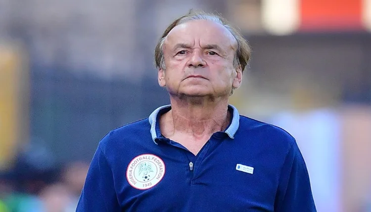 مدرب منتخب بنين "رجال شرطة ليبيين ضربونا" (فيديو)