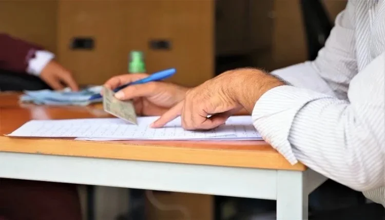 المتقاعدون يطالبون بالرفع من مبالغ المعاشات
