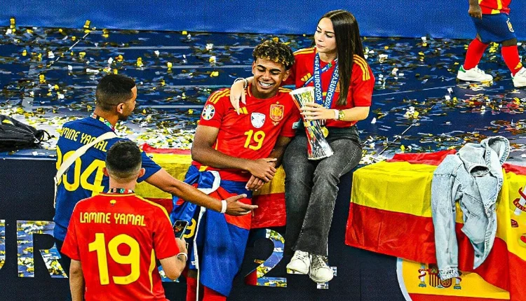 مؤثرة تفجر أزمة بنادي برشلونة