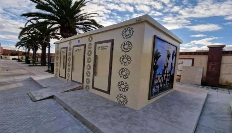 تثبيت مراحيض عمومية في وجدة (صور)