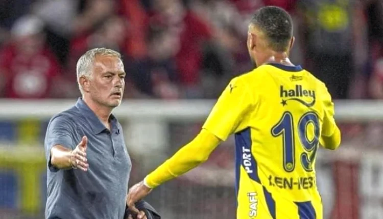 كلام كبير من مورينيو اتجاه يوسف النصيري