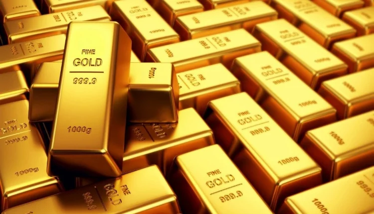 أسعار الذهب تتراجع بعد أن وصلت لأعلى مستوياتها نحو 4 أسابيع