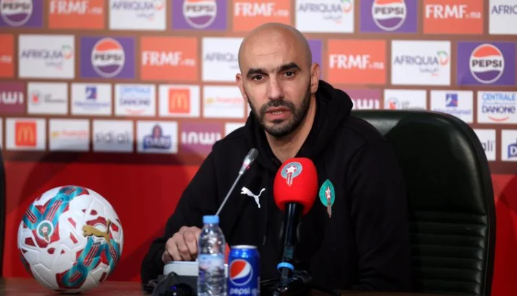 الركراكي يفضل استدعاء نجم الرجاء بدلًا من محترف الزمالك