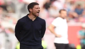 تشابي ألونسو مدرب باير ليفركوزن