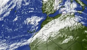 اضطرابات جوية وعواصف رعدية بالمغرب