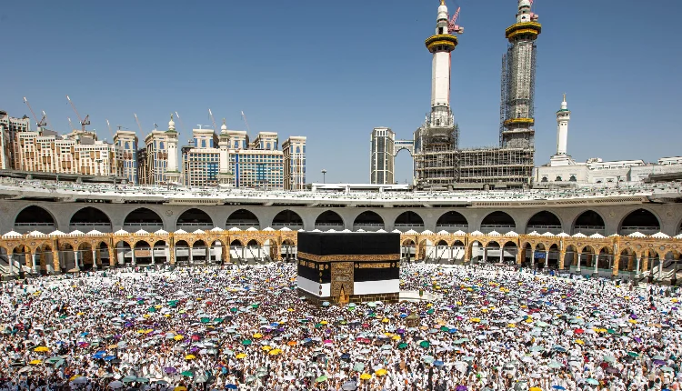 تقنيات ذكية تنتظر حشود الحرم المكي