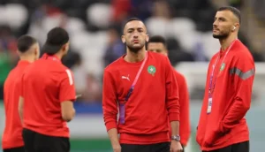 وليد الركراكي يتابع حالة سايس وزياش
