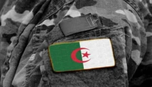 الجزائر تنفذ مناورات عسكرية قرب حدود المغرب