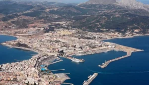 مخاوف في إسبانيا: هل تمهد صفقة جبل طارق لتقاسم السيادة على سبتة ومليلية مع المغرب؟