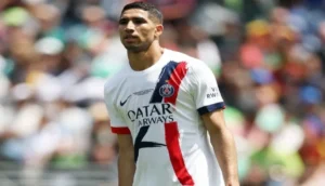 أشرف حكيمي لاعب باريس سان جيرمان